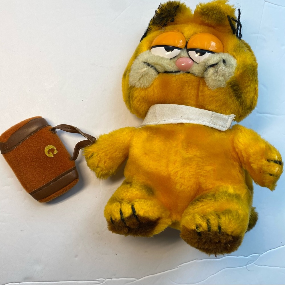 Vintage 1978 ￼Garfield  9” Dakan Plush Orange With Suitcase ￼
